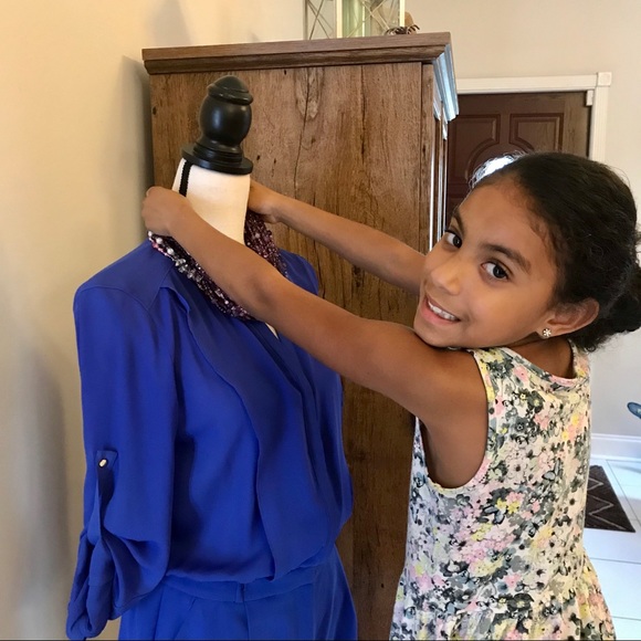 Hi, welcome to my closet!! - Picture 3 of 7